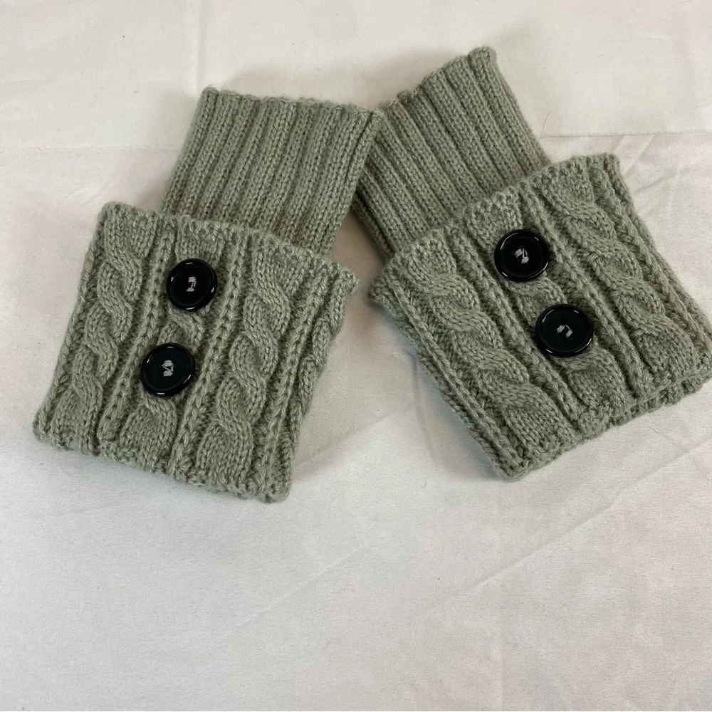 Gray Knit Wrist Warmers / Wrist Cuffs with Button Detail